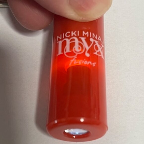 Red Light Up Nicki Minaj MYX Fusions Promotional Key Chain 5" - Picture 2 of 7